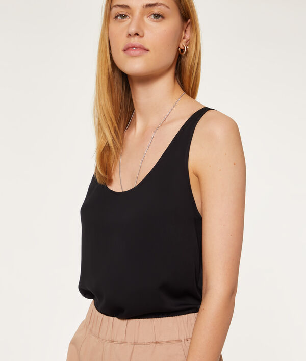 Top with wide straps