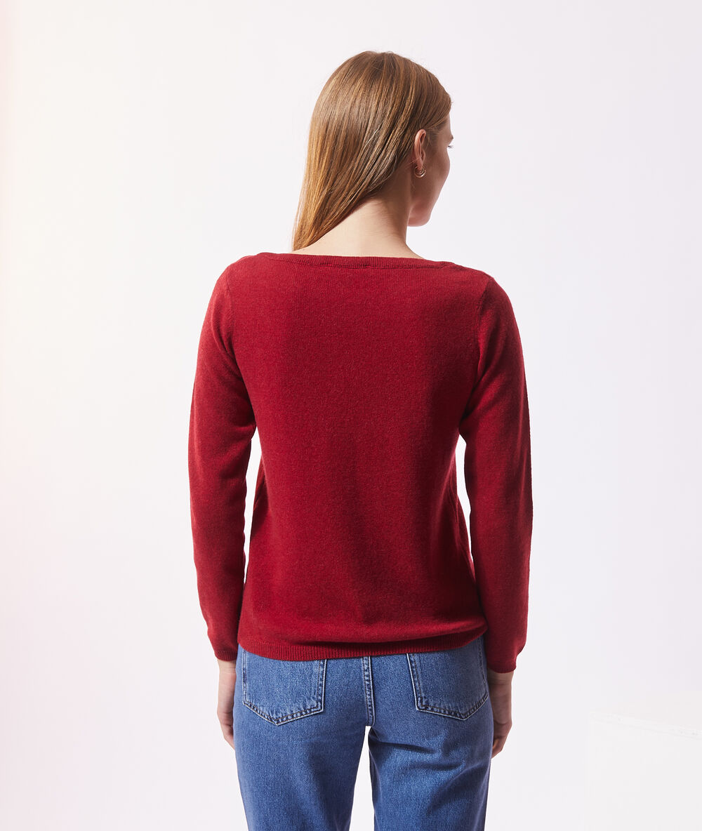 Pull col bateau en cachemire grenat.