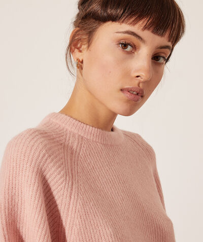 Short-sleeved knit sweater