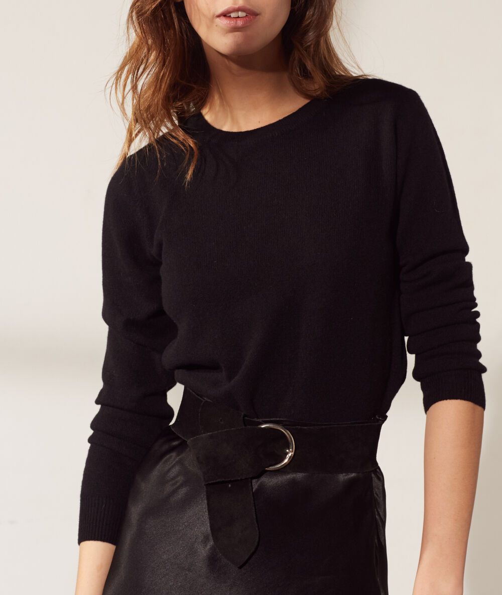 Cashmere crew neck jumper black.