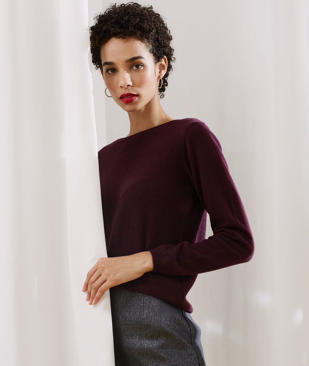 Cashmere boat neck jumper plum.