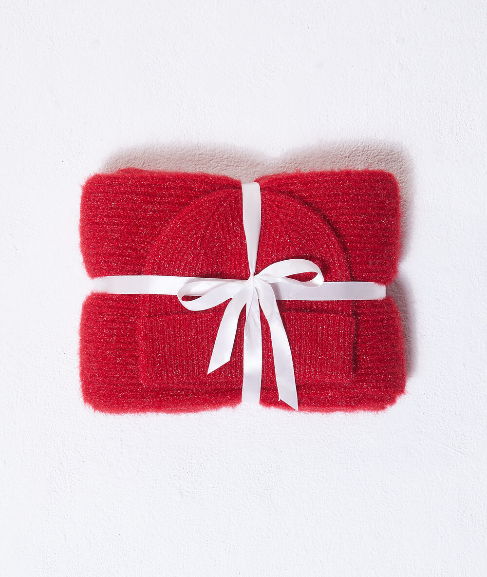 Ensemble bonnet et &eacute;charpe &agrave; fils m&eacute;tallis&eacute;s rouge.