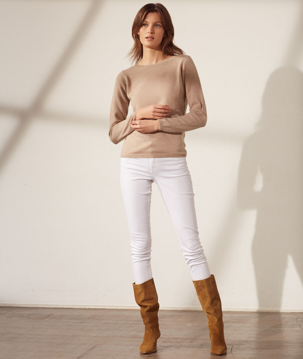 Cashmere boat neck jumper camel.