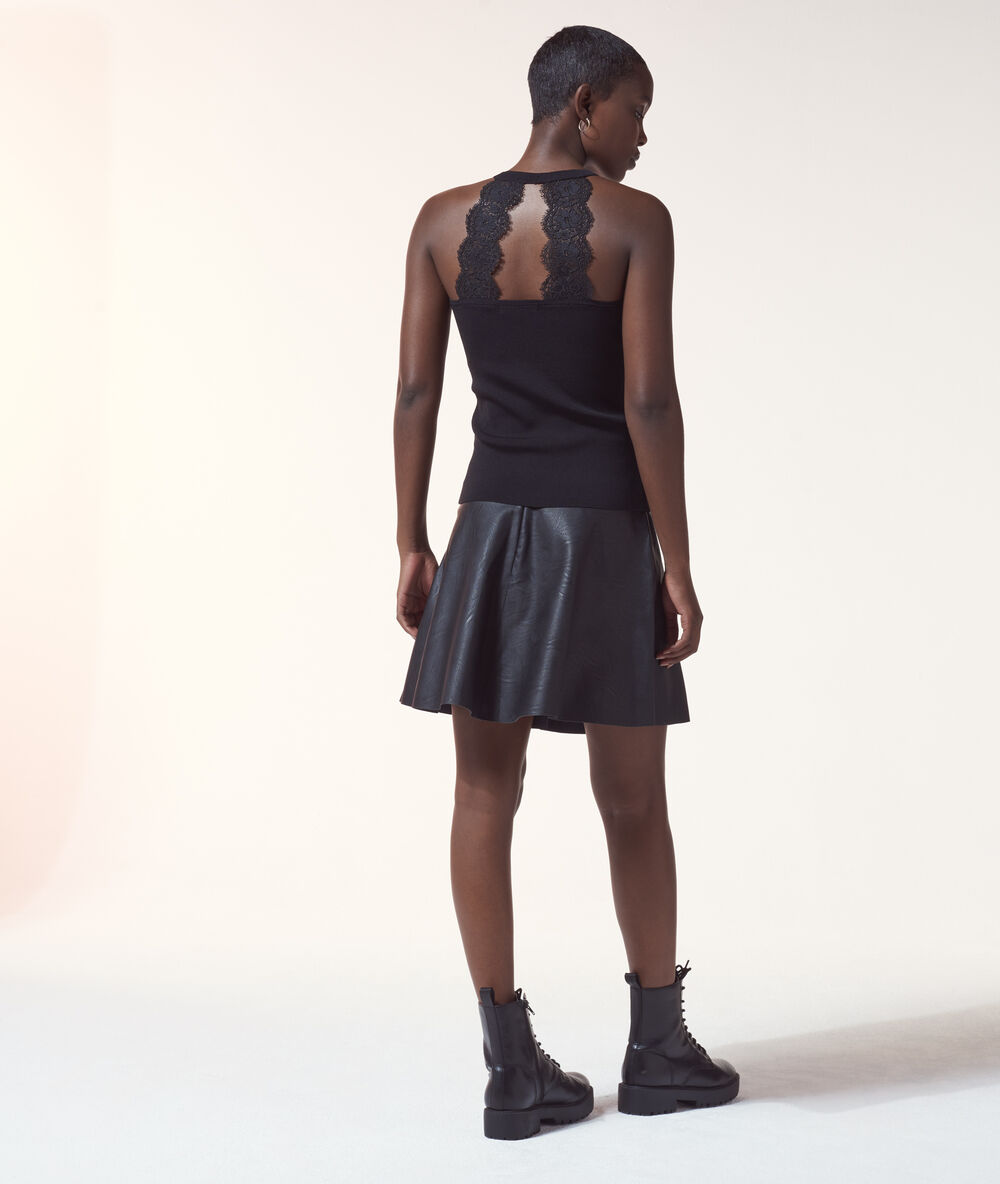 D&eacute;bardeur dos dentelle noir.