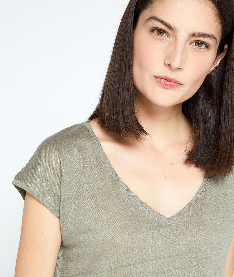 V neck t-shirt light khaki.