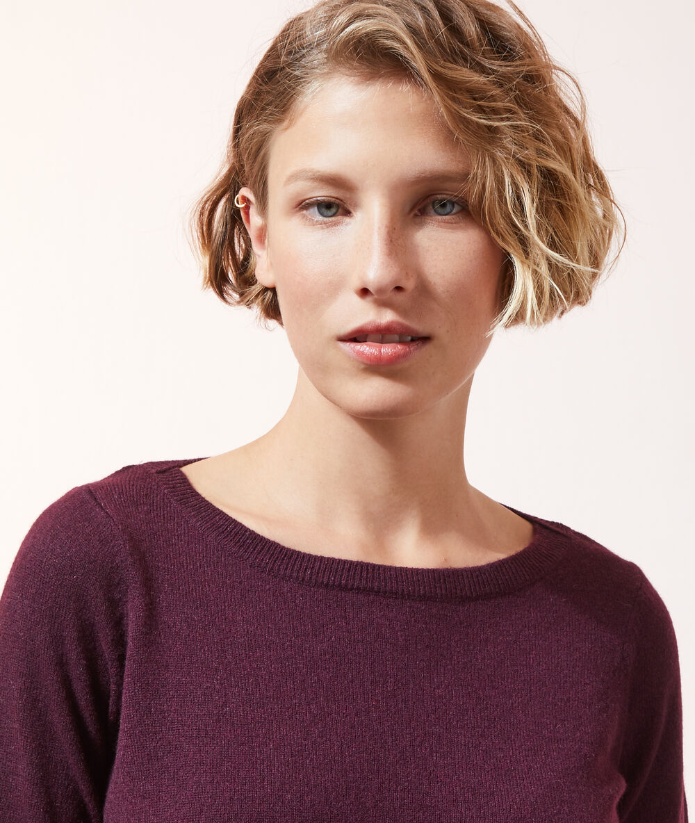 Robe-pull en cachemire prune.