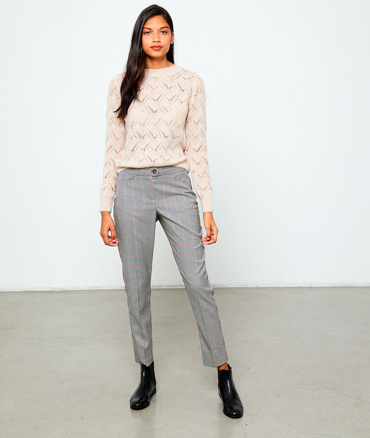 Pull italien en maille pointelle poudre.