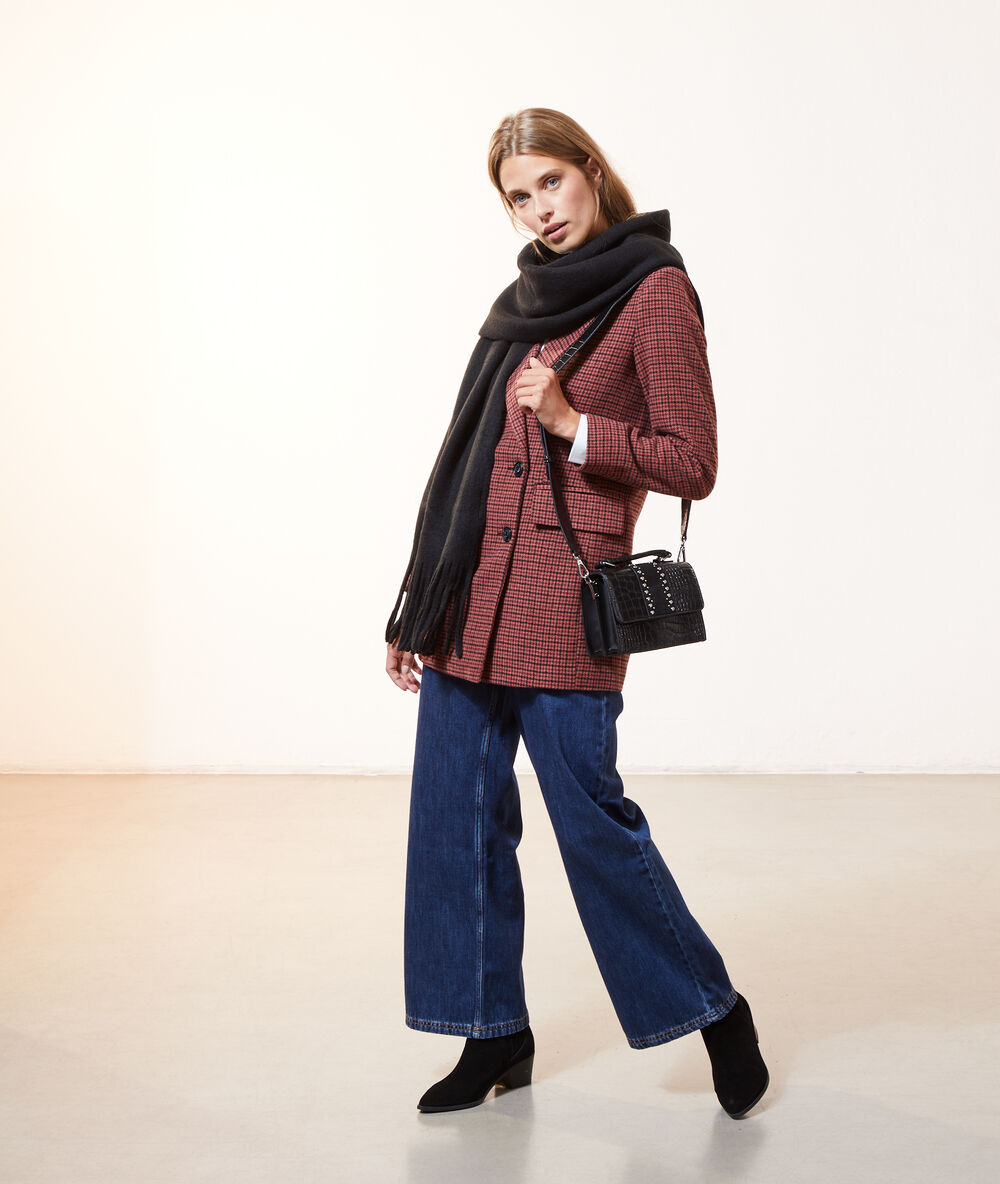 Fringed scarf black.