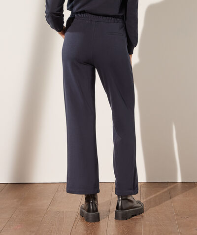 Wide jogging trousers