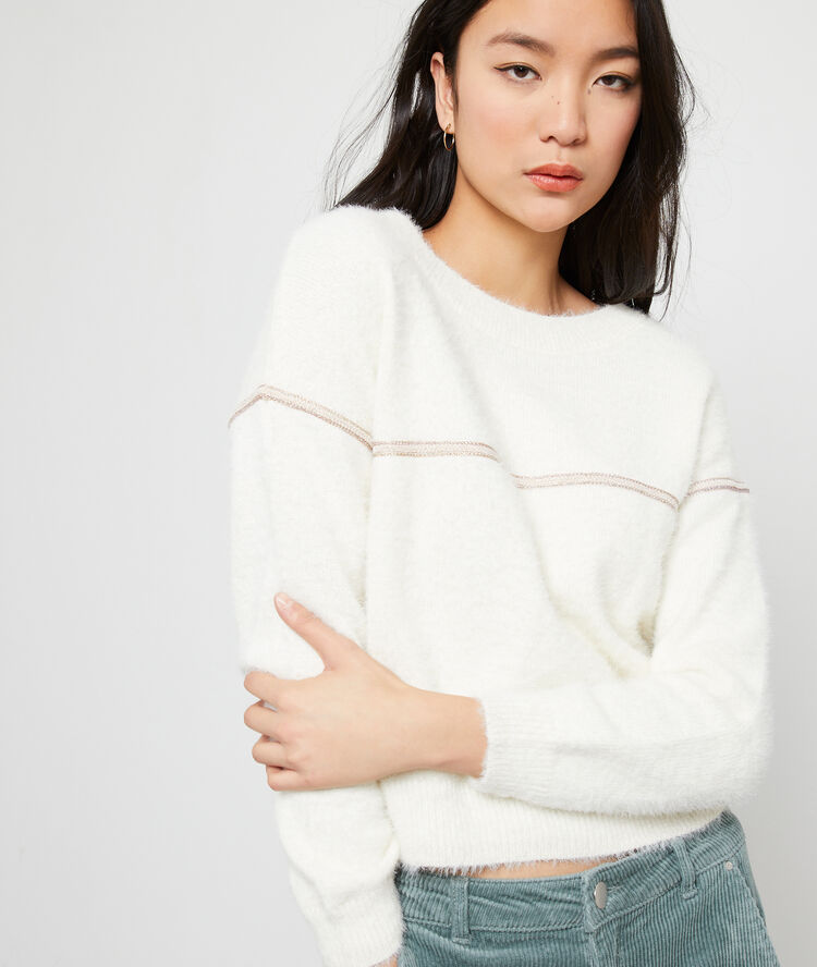 Jumper in metallic threads off white.