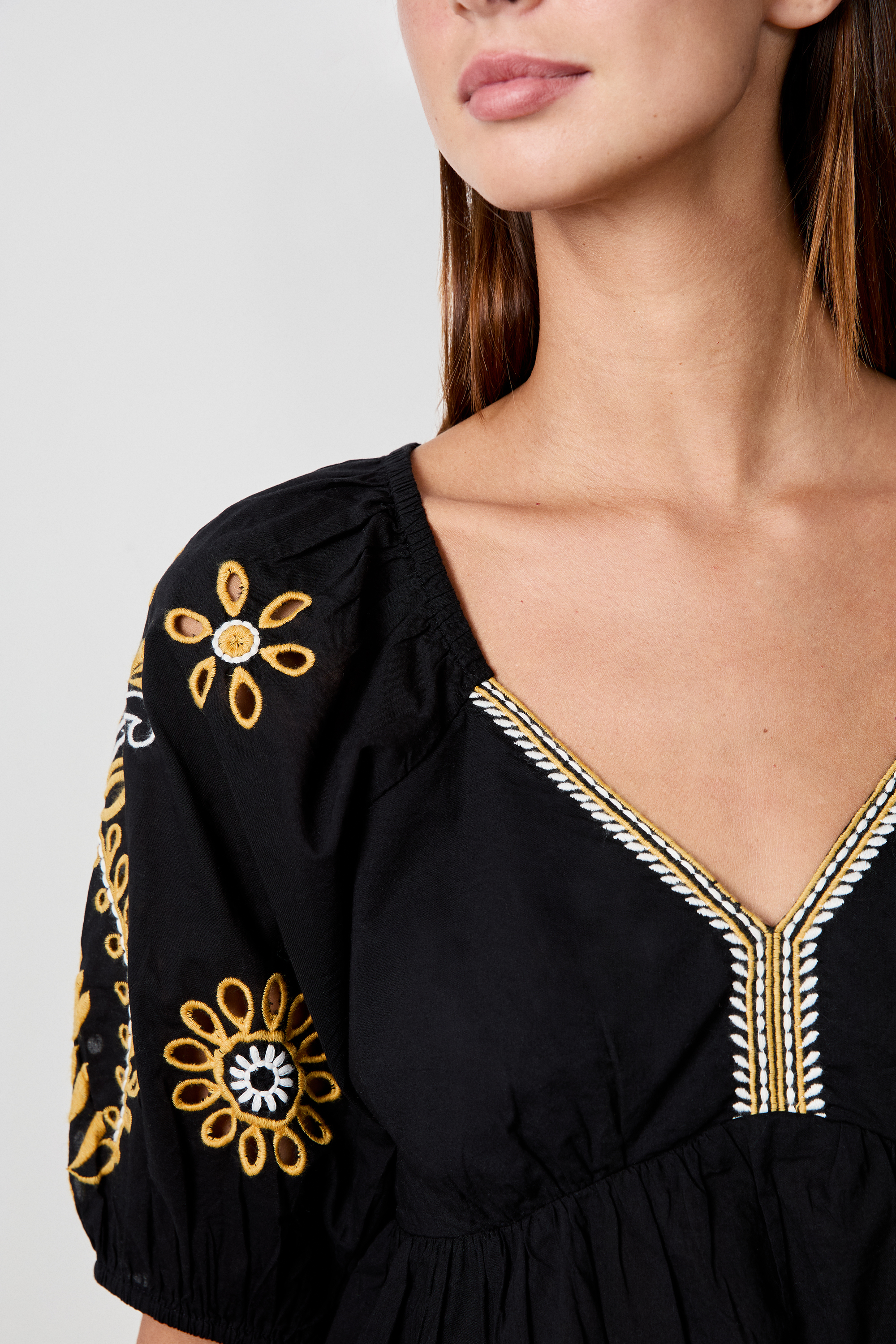 Embroidered Backless Blouse - TIVA BROD - NOIR - ETAM