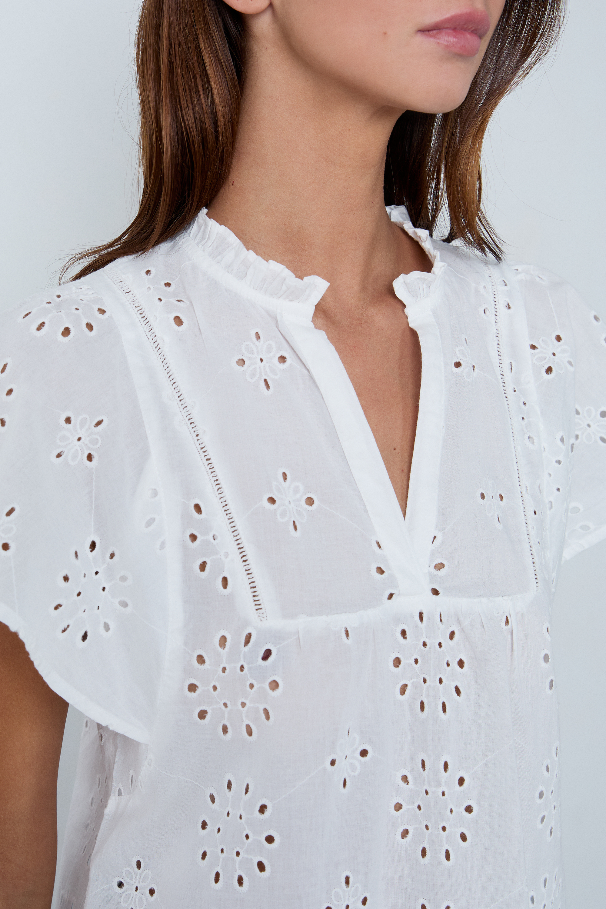 Short-sleeved top with broderie anglaise - CARL BROD - BLANC - ETAM